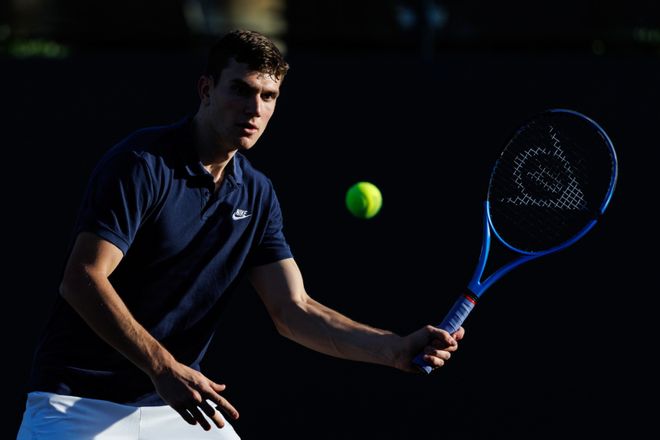 坚持以稳固 坚持以稳固