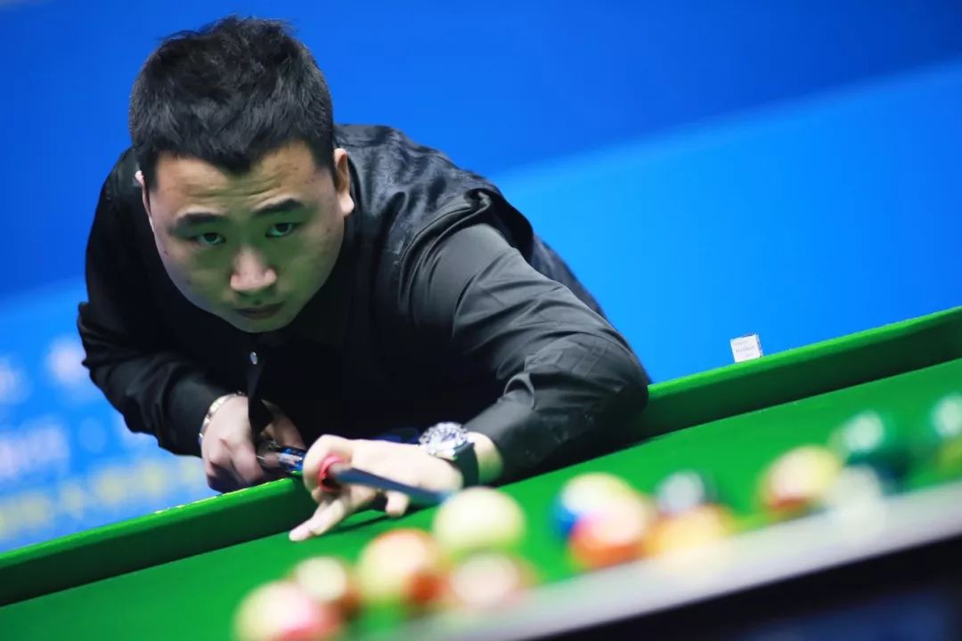 足球迷点燃 足球迷点燃